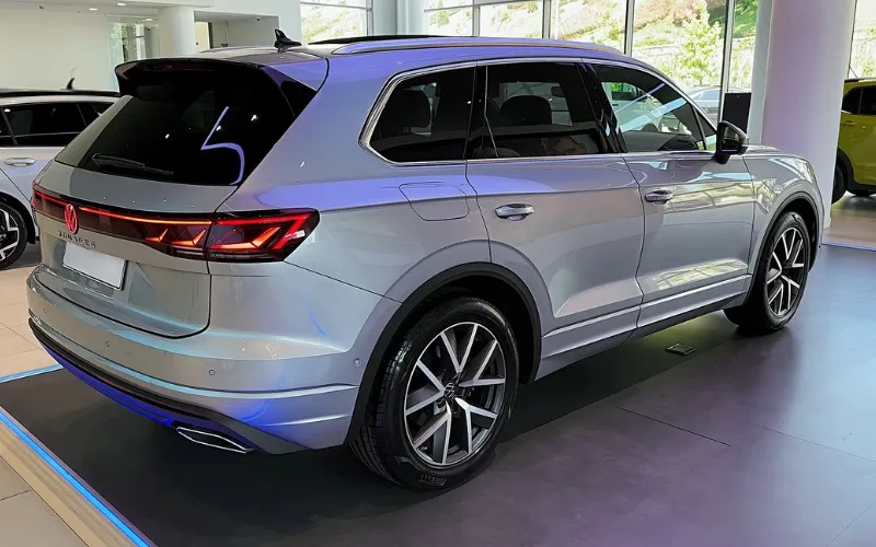 Volkswagen Touareg 2024 rental near me