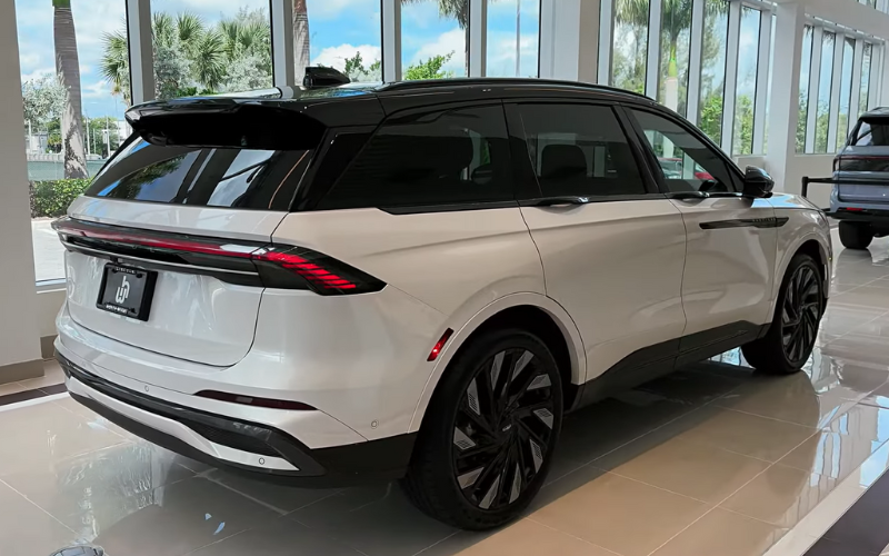 hiring Lincoln Nautilus 2025