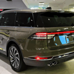 hire Lincoln Navigator 2024 in