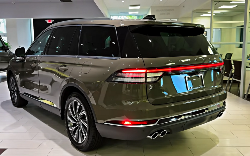 hire Lincoln Navigator 2024 in