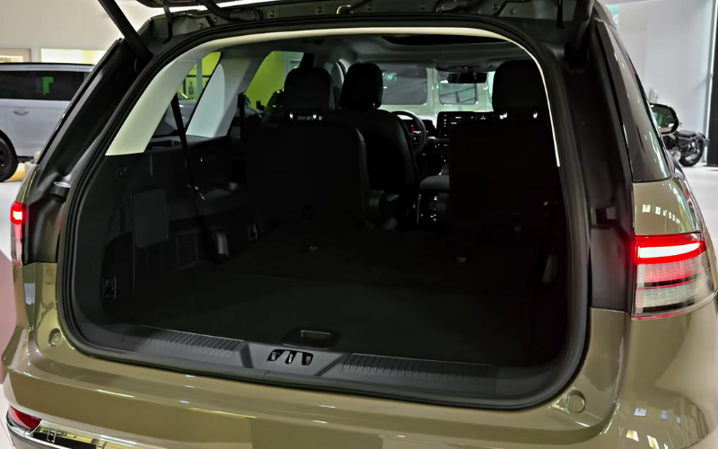 Rent Lincoln Navigator 2024 in Al Barsha