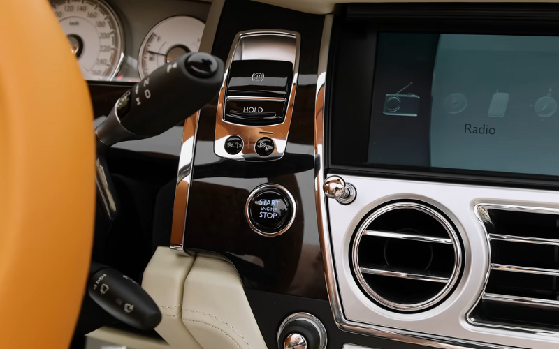 Rent Rolls Royce Dawn 2022