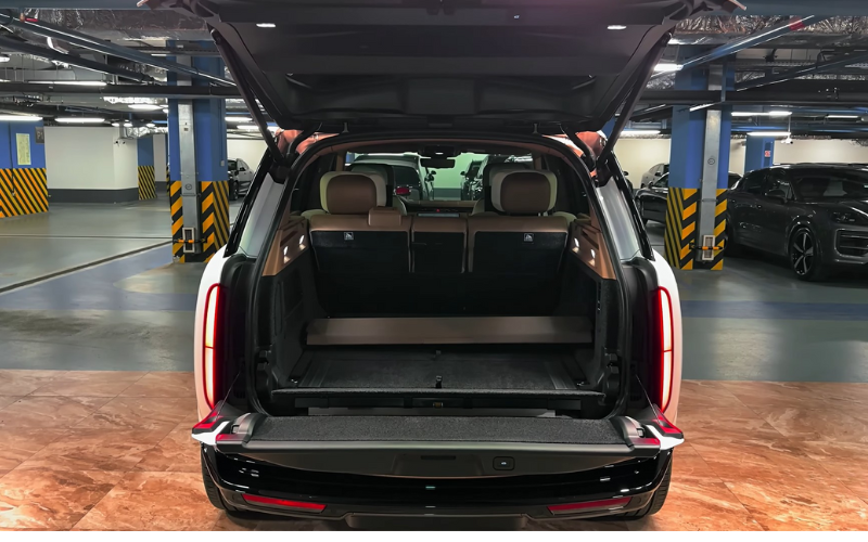 Renge Rover Vogue Dubai Mall